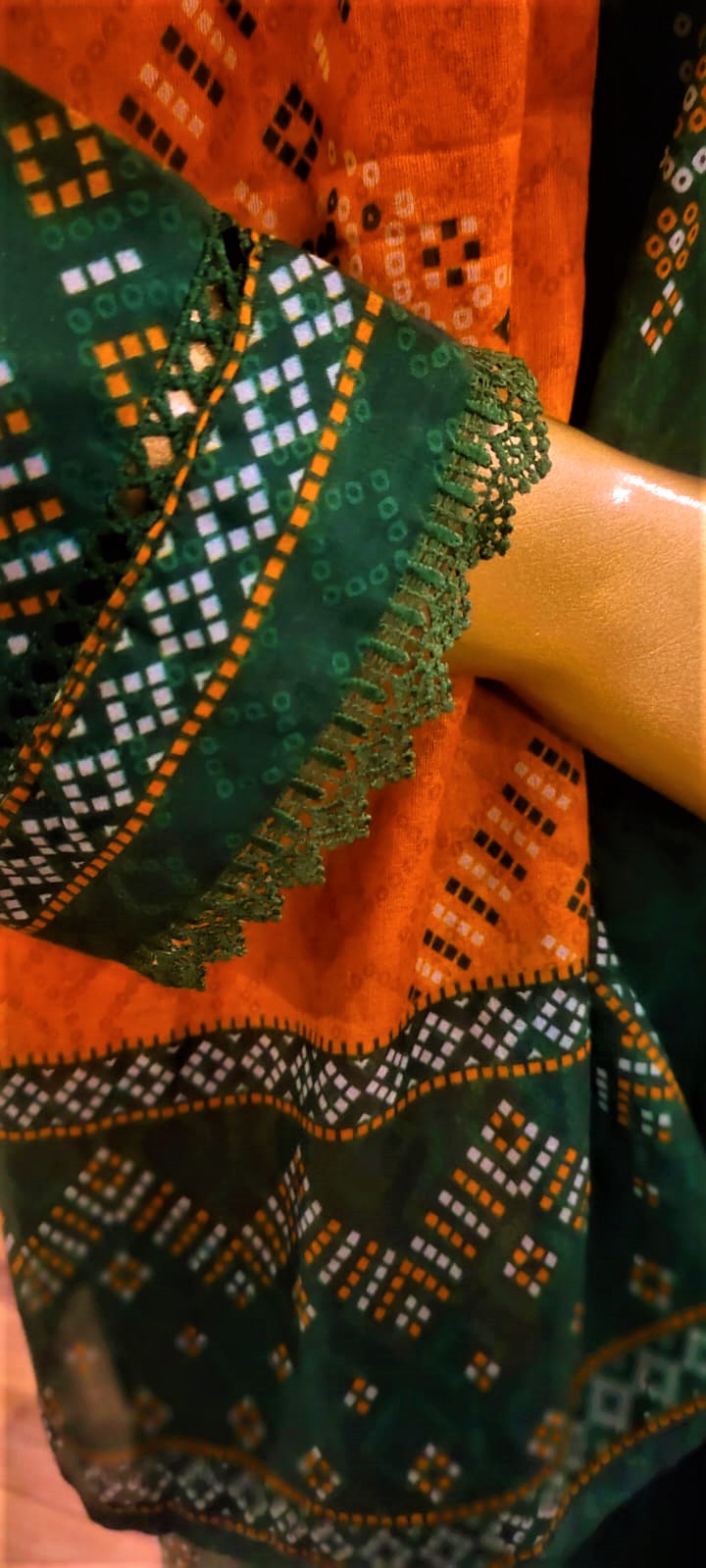 Green Colour -3 Piece Cundari Stitched Suit.