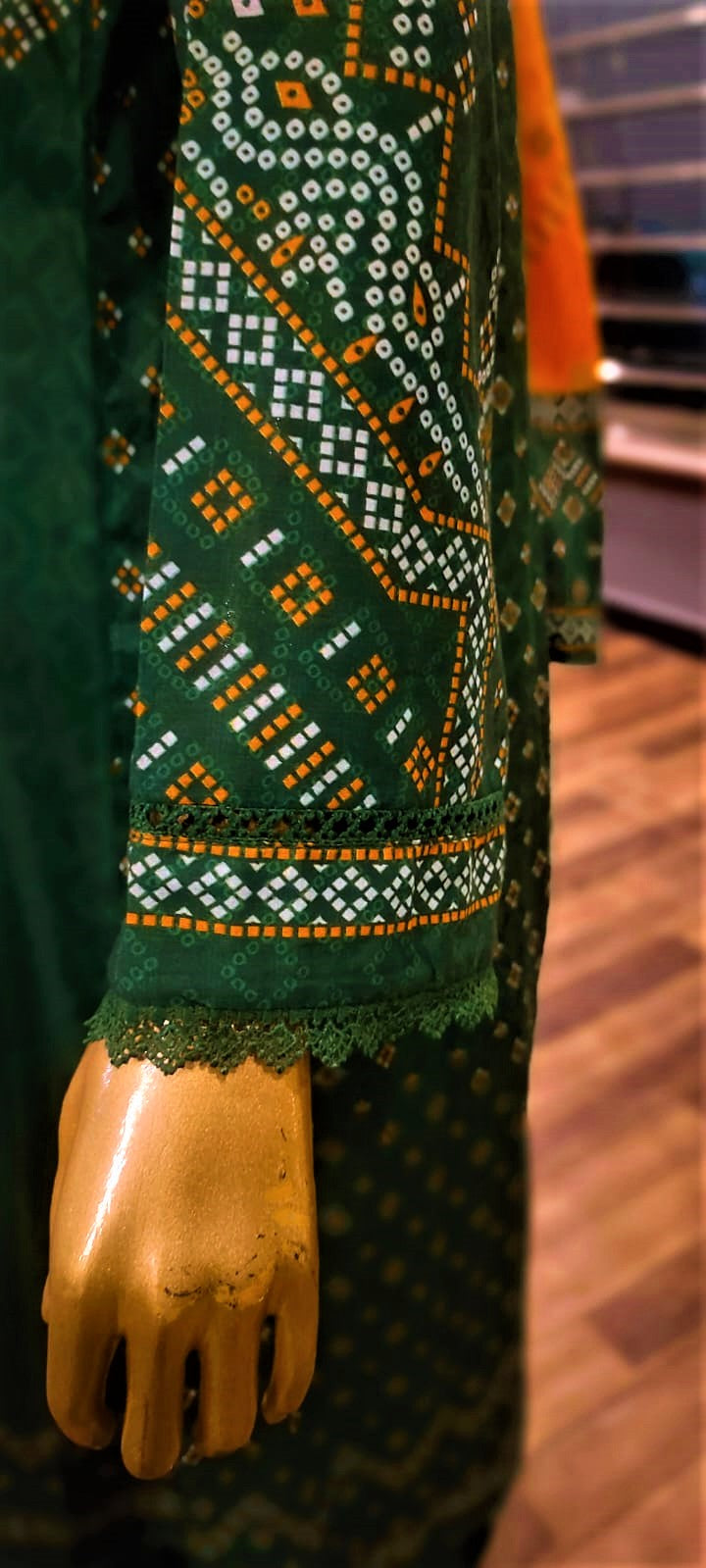 Green Colour -3 Piece Cundari Stitched Suit.